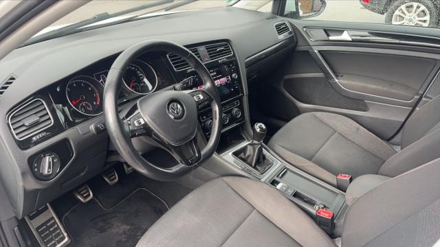 Volkswagen Golf image 1