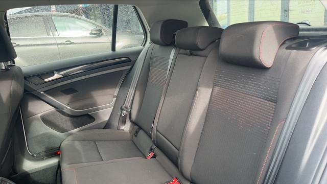 Volkswagen Golf image 6