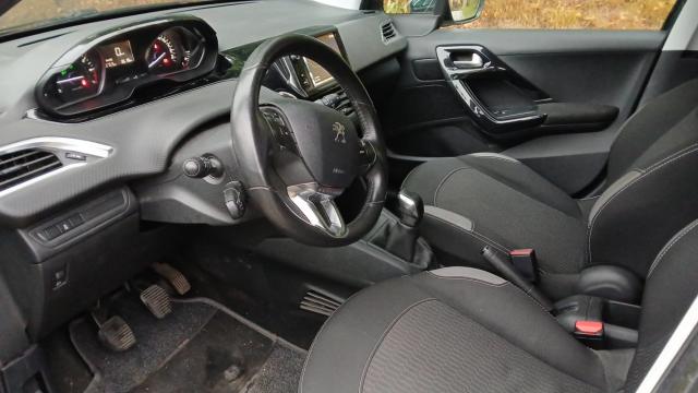 Peugeot 208 image 4