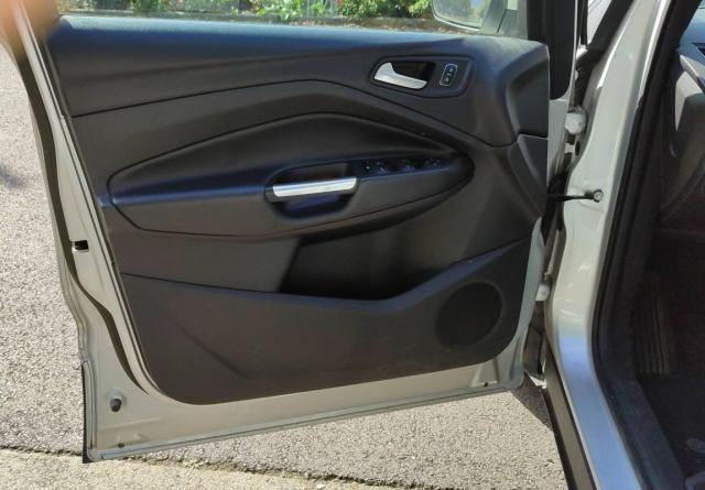 Ford Kuga image 2