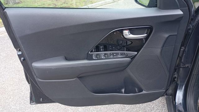 Kia Niro image 8