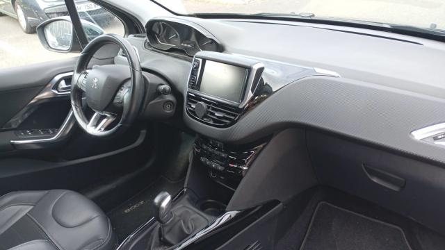 Peugeot 2008 image 1