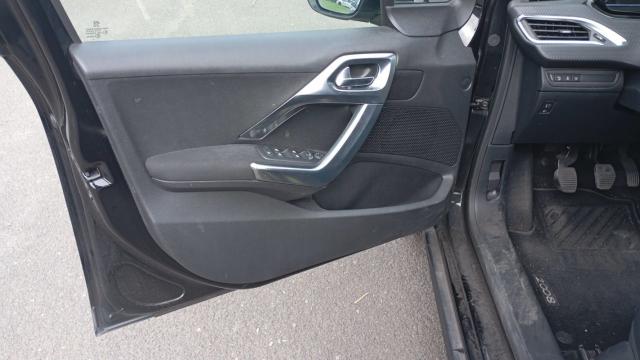 Peugeot 2008 image 9