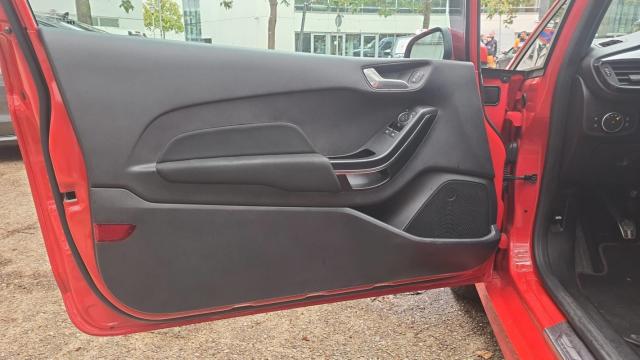 Ford Fiesta image 8