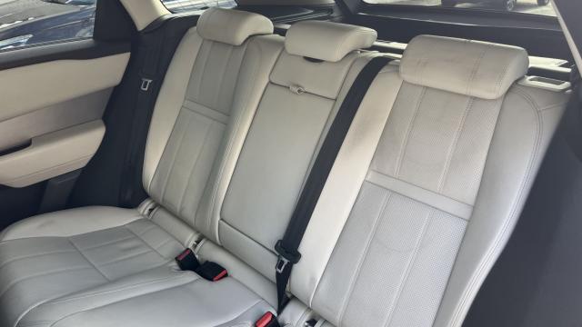 Land Rover Range Rover Velar image 4