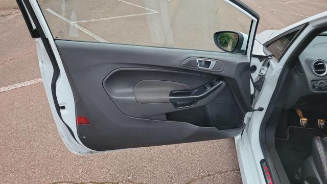 Ford Fiesta image 6