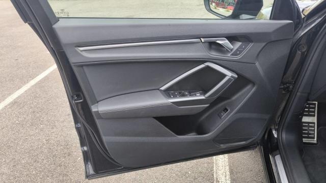 Audi Q3 image 1