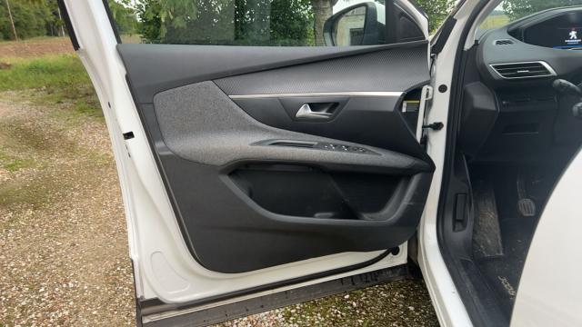 Peugeot 3008 image 4