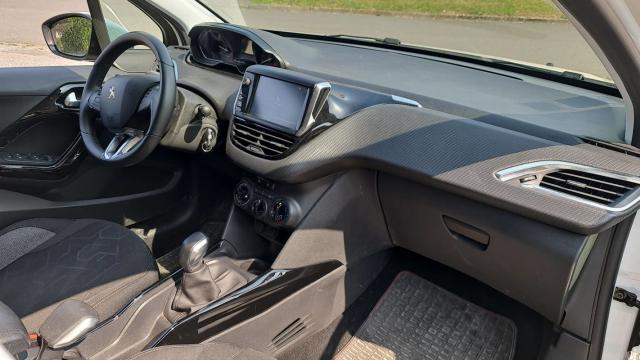 Peugeot 2008 image 6