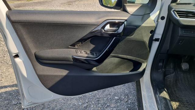 Peugeot 2008 image 7