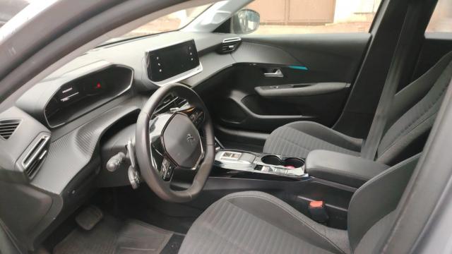 Peugeot 208 image 2