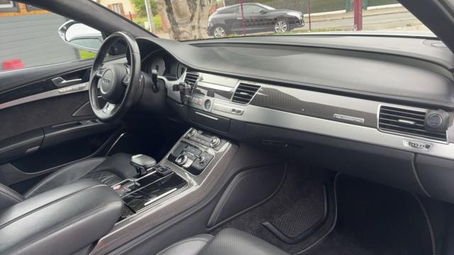 Audi S8 image 2