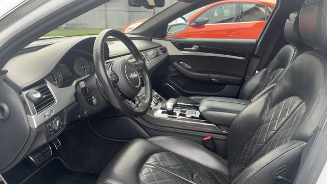 Audi S8 image 4