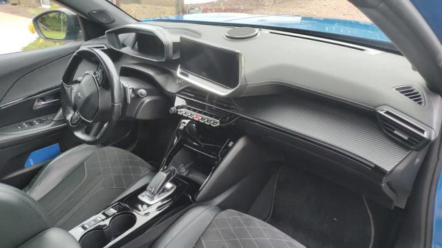 Peugeot 2008 image 2