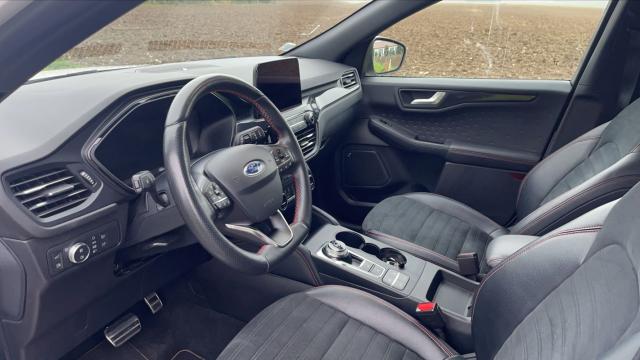Ford Kuga image 9