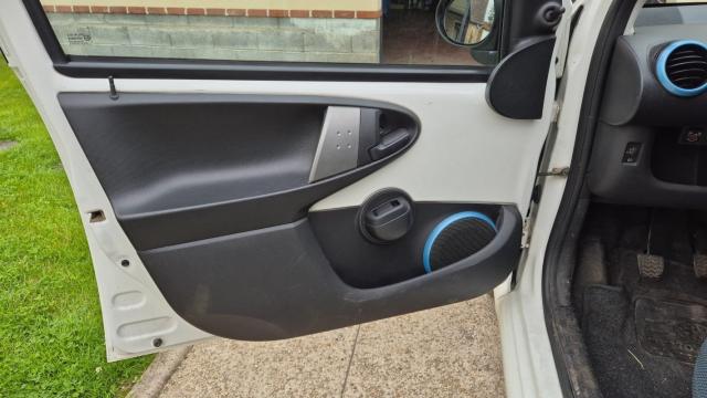 Toyota Aygo image 8