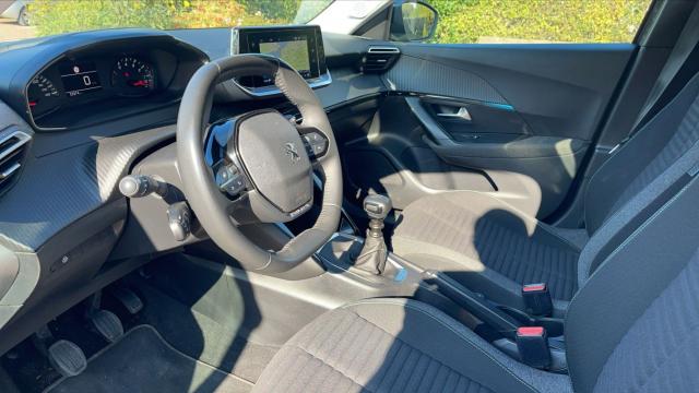 Peugeot 2008 image 8