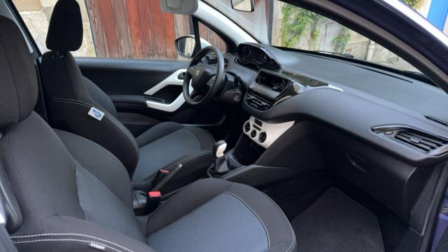 Peugeot 208 image 3