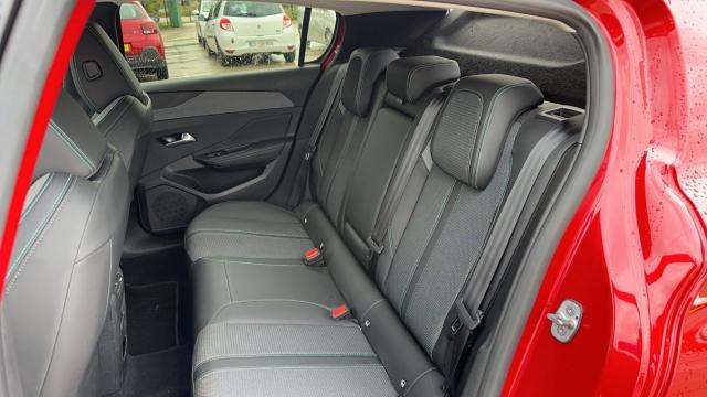 Peugeot 308 image 1