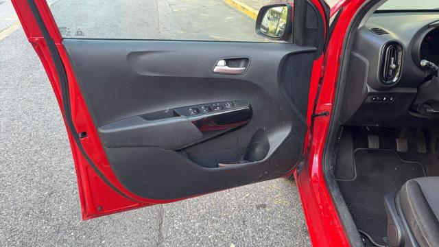 Kia Picanto image 2