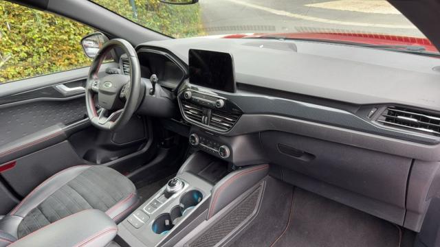 Ford Kuga image 9