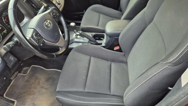 Toyota Rav4 image 2