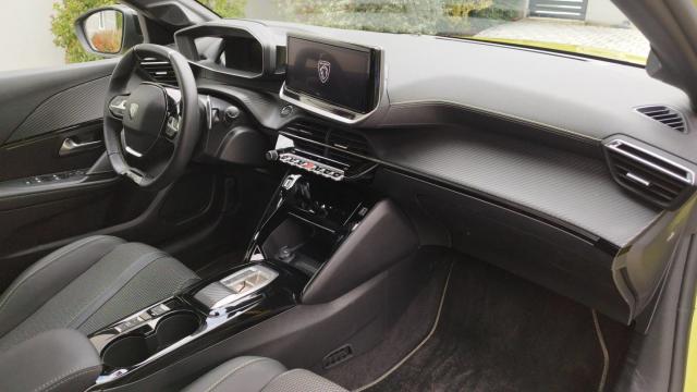 Peugeot 208 image 5