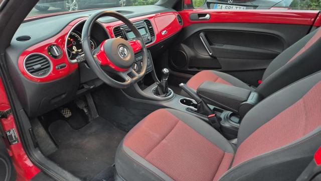 Volkswagen New Beetle image 6