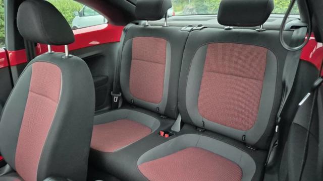 Volkswagen New Beetle image 4