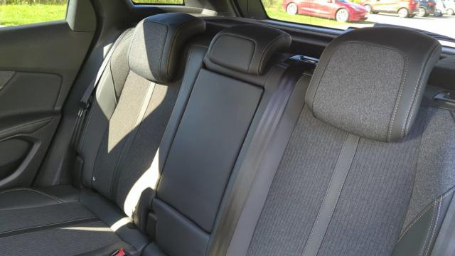 Peugeot 3008 image 3