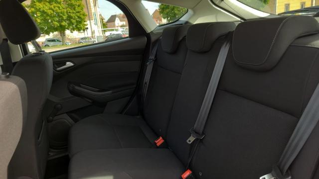 Ford Focus image 9