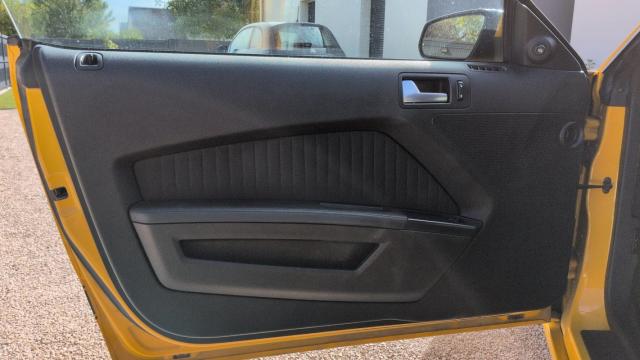 Ford Mustang image 2