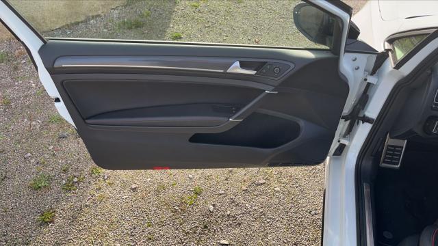 Volkswagen Golf image 7