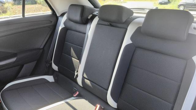 Volkswagen T-Roc image 6