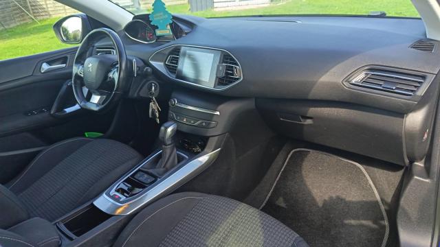 Peugeot 308 image 1