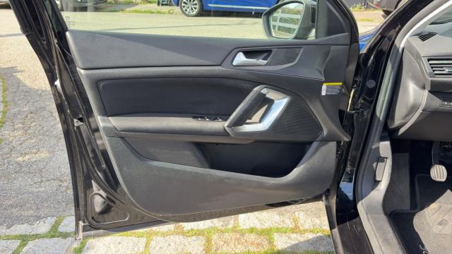 Peugeot 308 image 7