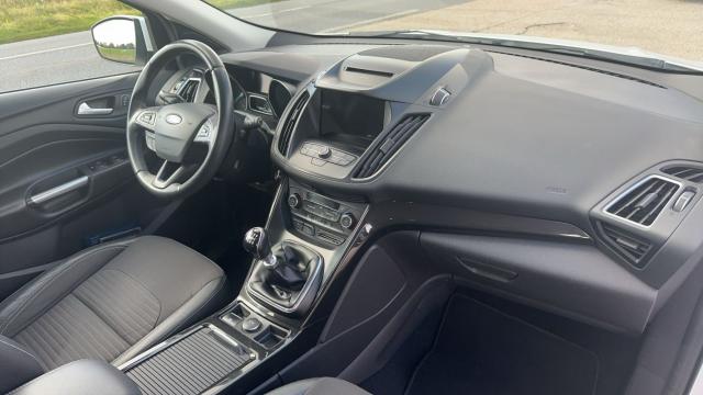 Ford Kuga image 2