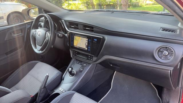 Toyota Auris image 6
