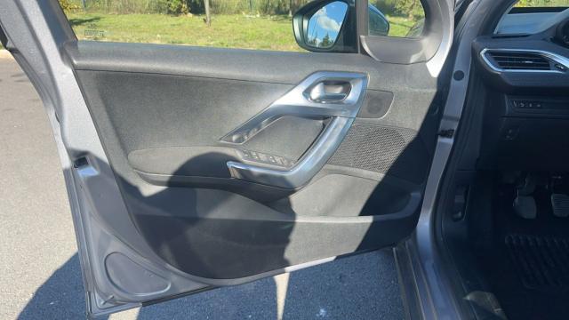 Peugeot 2008 image 9