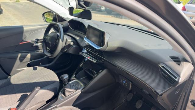 Peugeot 208 image 6