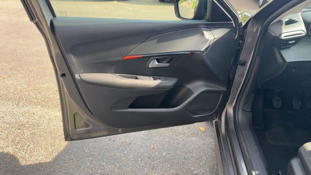 Peugeot 208 image 7