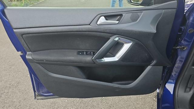 Peugeot 308 image 8