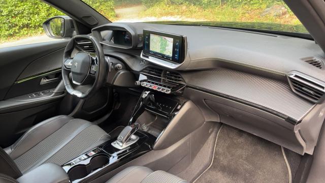 Peugeot 2008 image 3