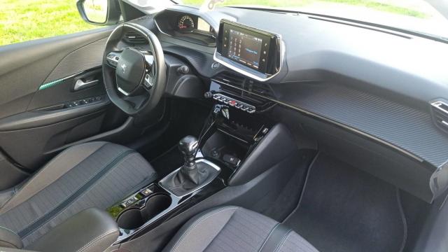 Peugeot 208 image 4