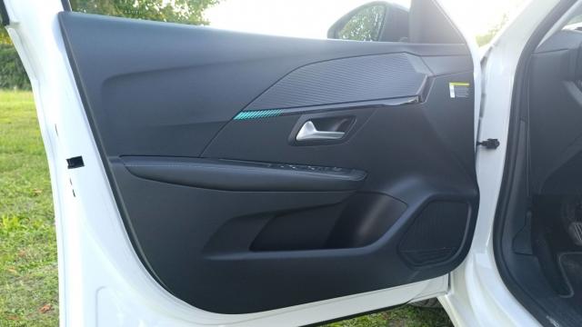 Peugeot 208 image 5