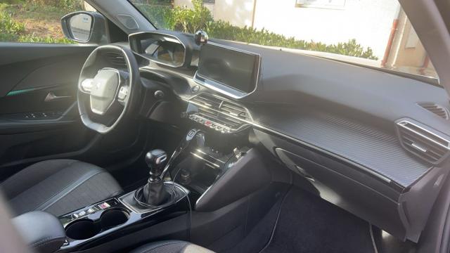 Peugeot 2008 image 3