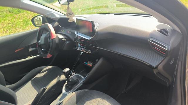 Peugeot 208 image 3