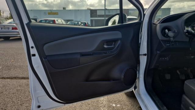 Toyota Yaris image 9