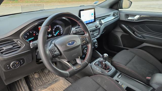 Ford Focus image 8