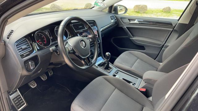 Volkswagen Golf image 6